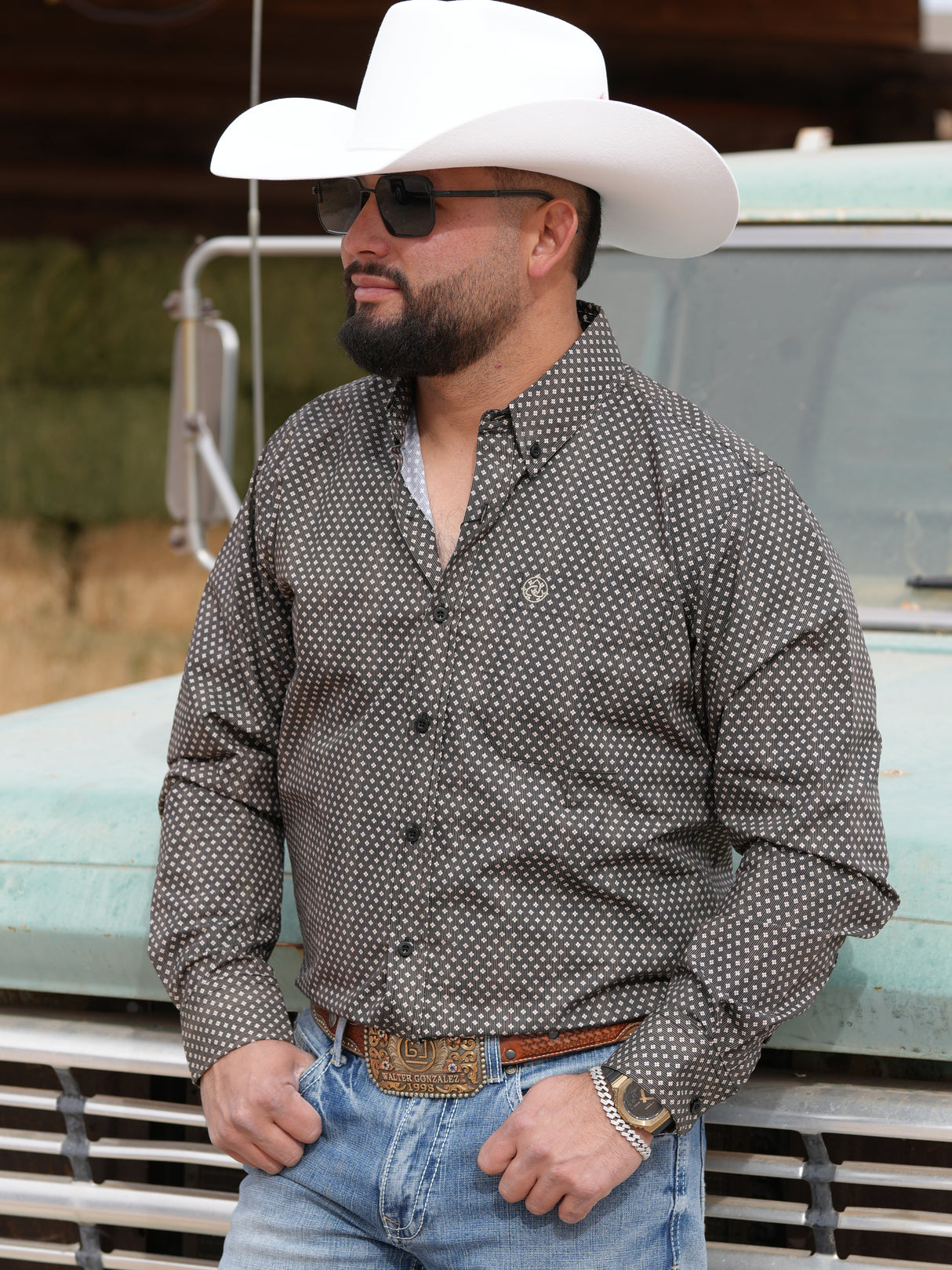 BLACK STRIPED DIAMOND BUTTON UP - 191