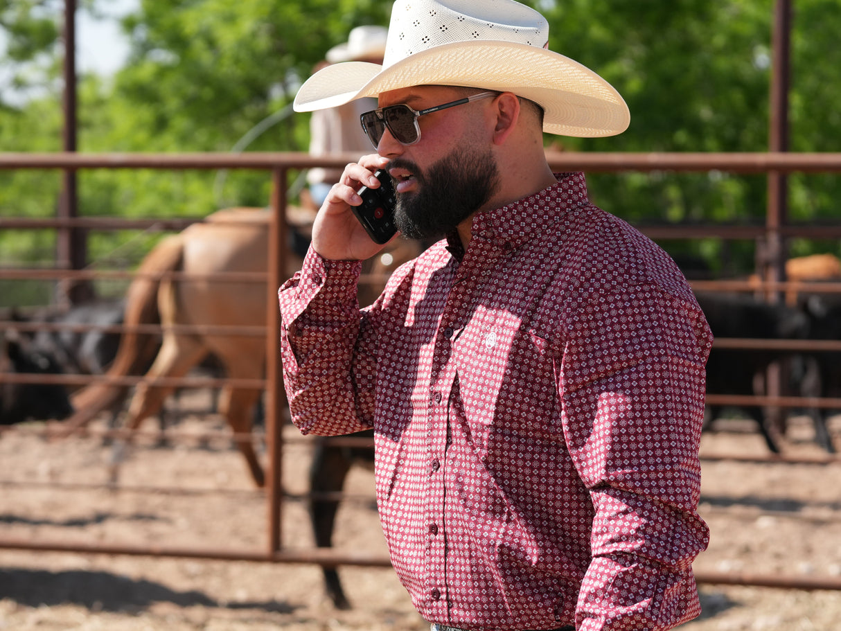 Red White Diamonds Classic Fit-SKCL2023020 020 *PLEASE SIZE DOWN*