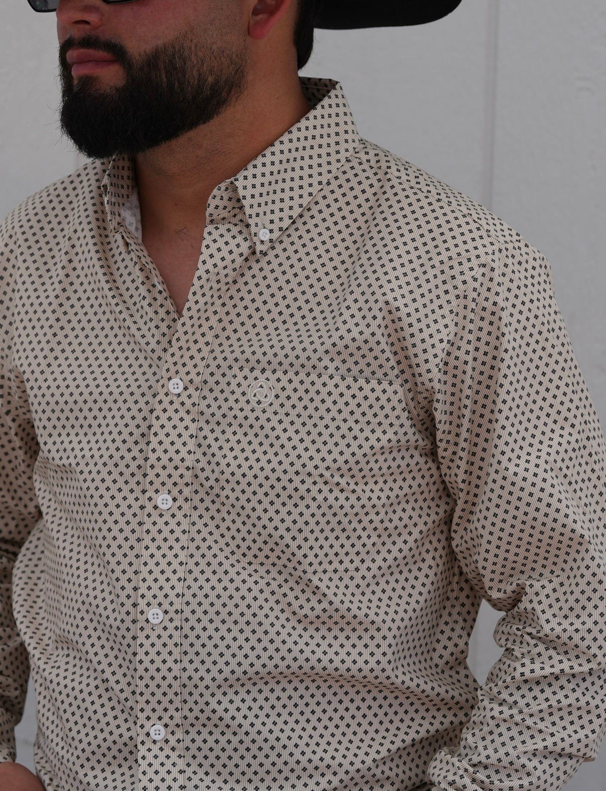The Aaron Cream Button Up - 192